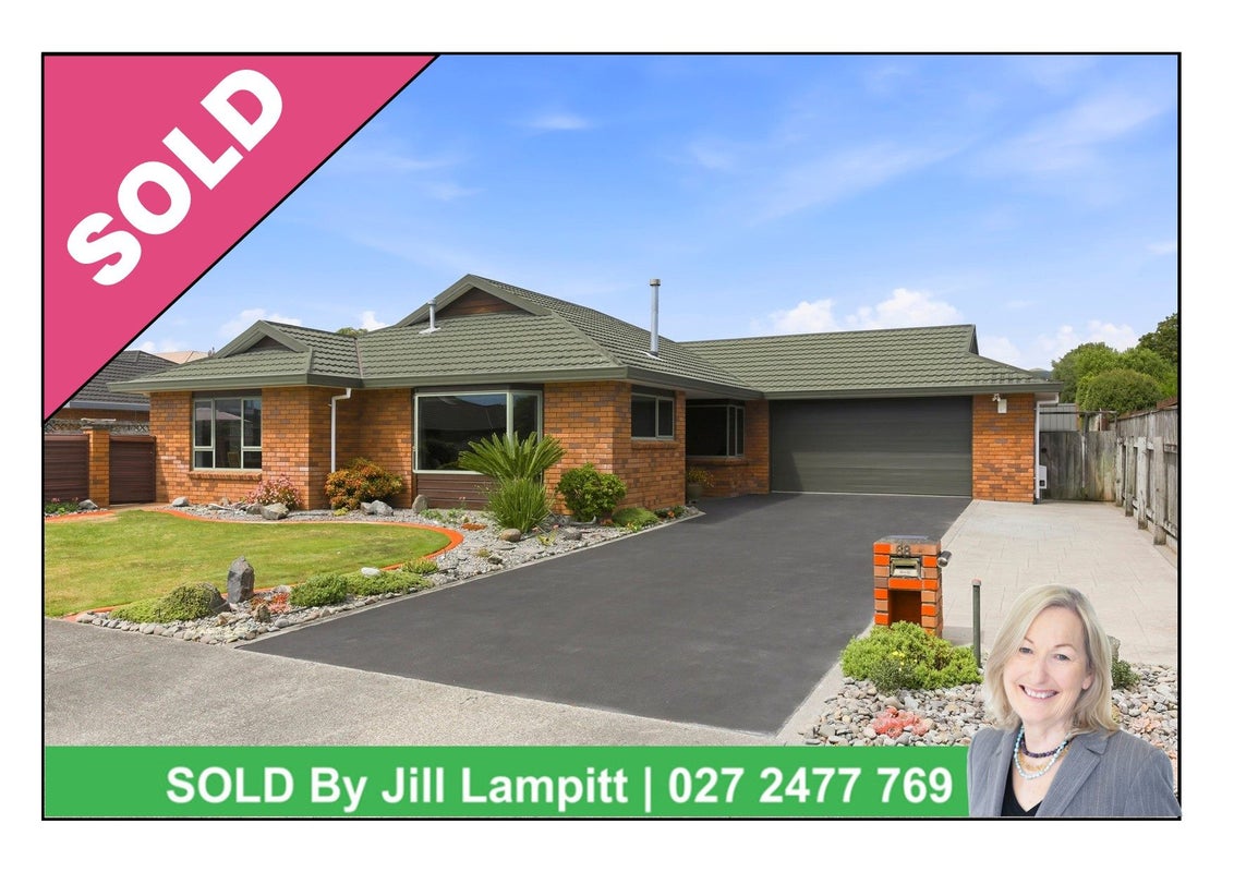 68 Cedar Drive, Paraparaumu Beach, Paraparaumu - Carousel 1