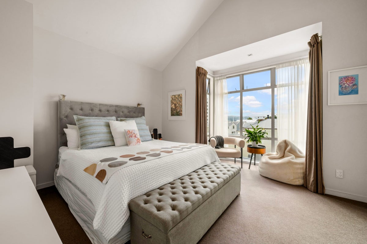 10 Fallowfield Avenue, Mount Victoria, Wellington - Carousel 1