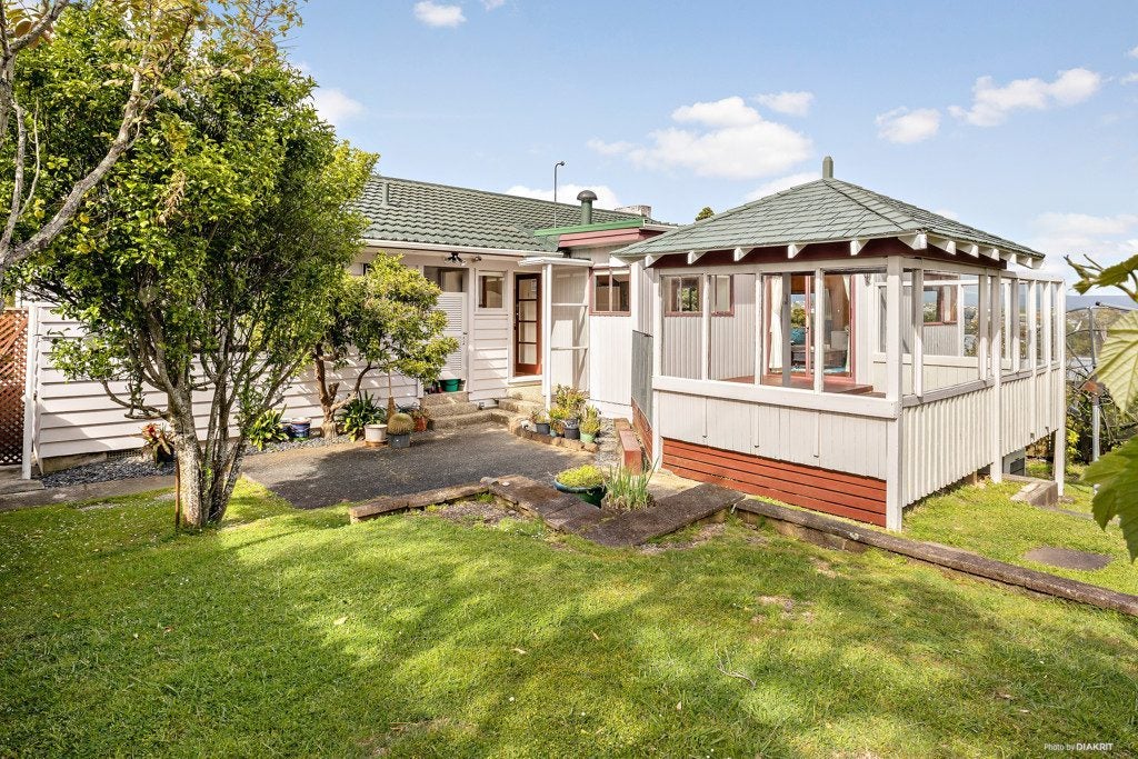 11 Robson Street, Mount Roskill, Auckland - Carousel 1