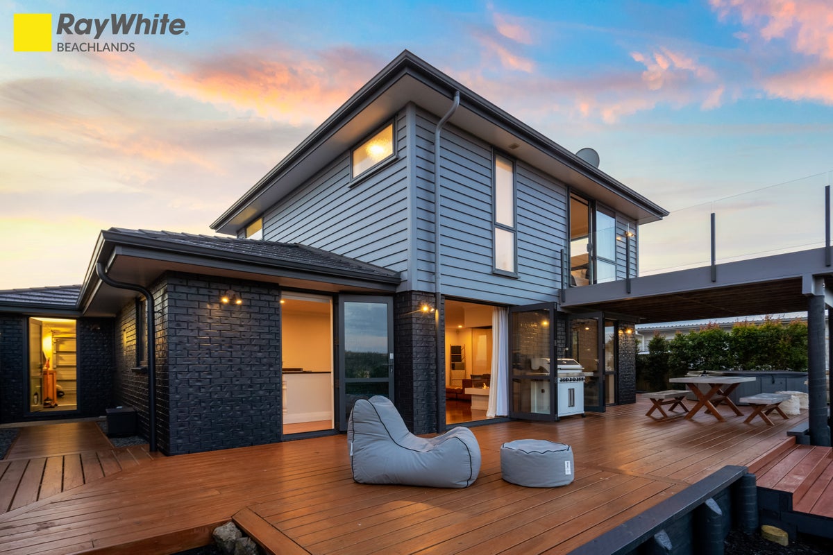 83 Liberty Crescent, Beachlands, Auckland - Carousel 2