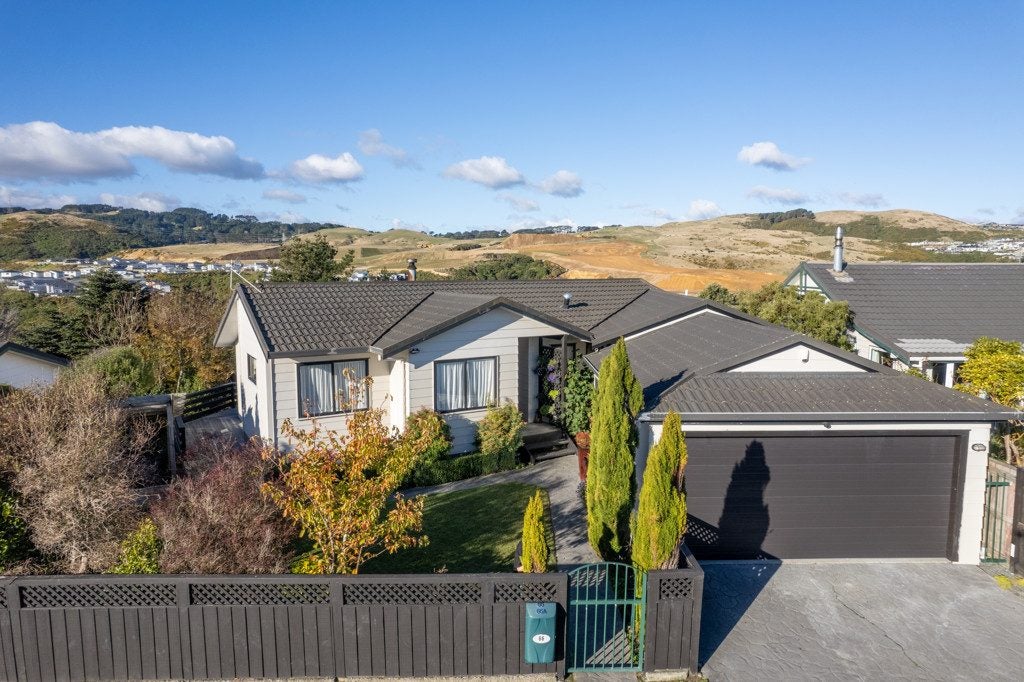 66 Guadeloupe Crescent, Grenada Village, Wellington - Carousel 2