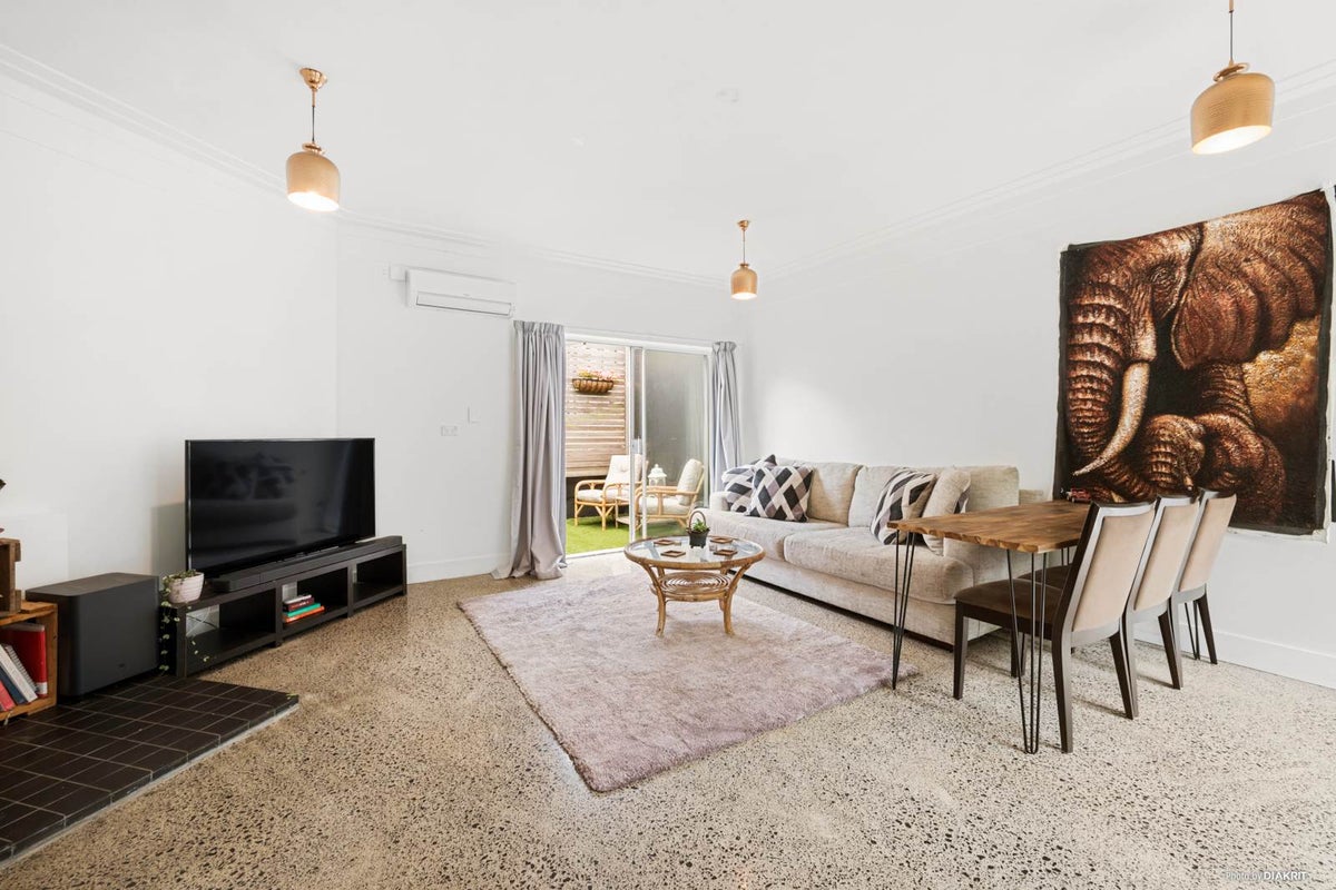 1/18 Marina Road, Torbay, Auckland - Carousel 1