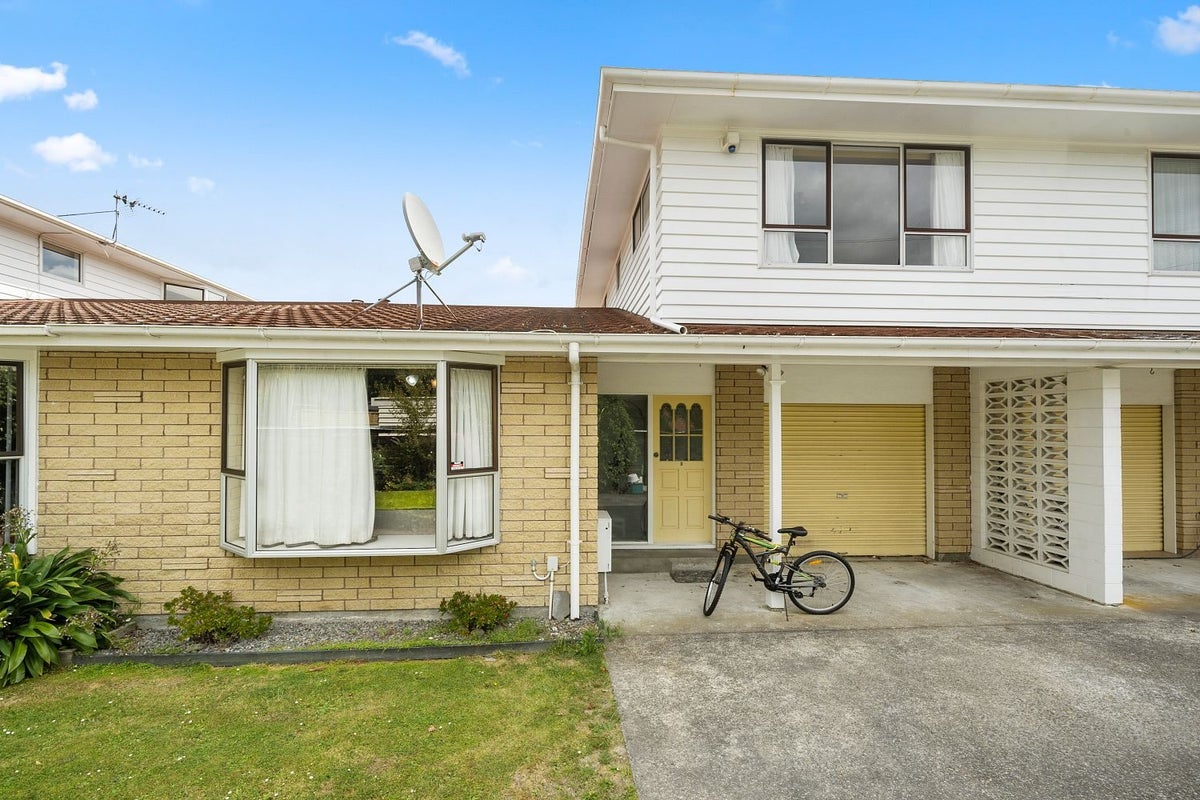 2/964 High Street, Avalon, Lower Hutt - Carousel 1