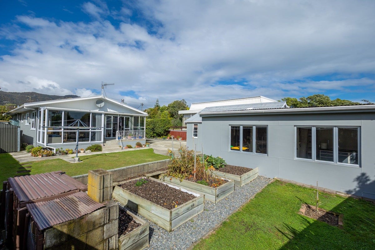 669 Atawhai Crescent, Atawhai, Nelson - Carousel 1