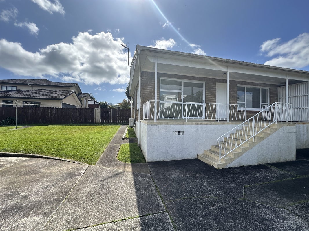 2/67 Ridge Road, Howick, Auckland - Carousel 1