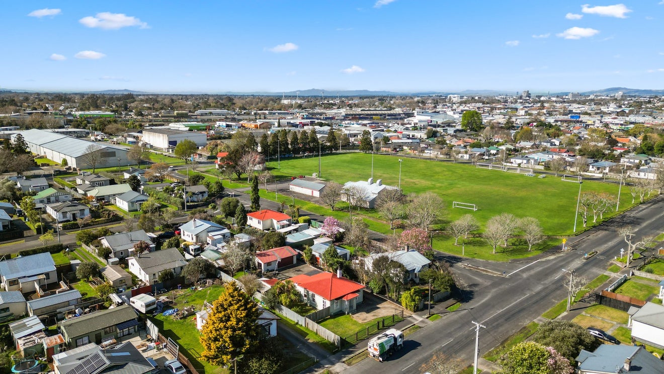17 Weka Street, Frankton, Hamilton - Carousel 25