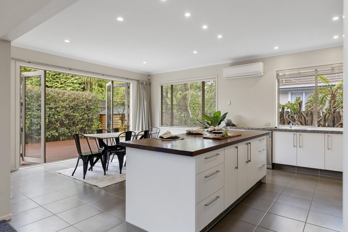 1/745 Acacia Bay Road, Acacia Bay, Taupo - Carousel 2