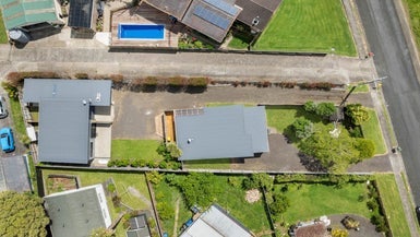 26 Beach Road, Waiuku - Carousel 1