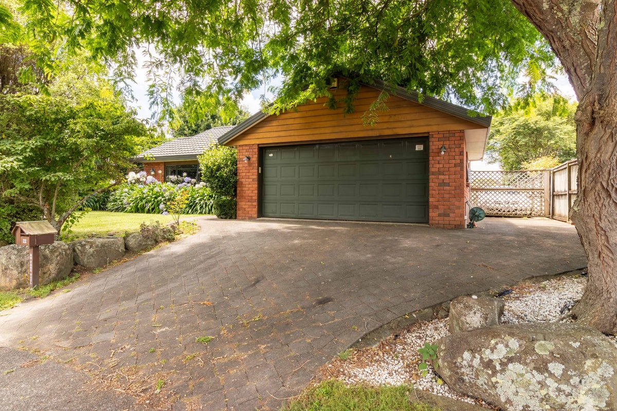 22 Chesterfield Place, Rototuna, Hamilton - Carousel 1