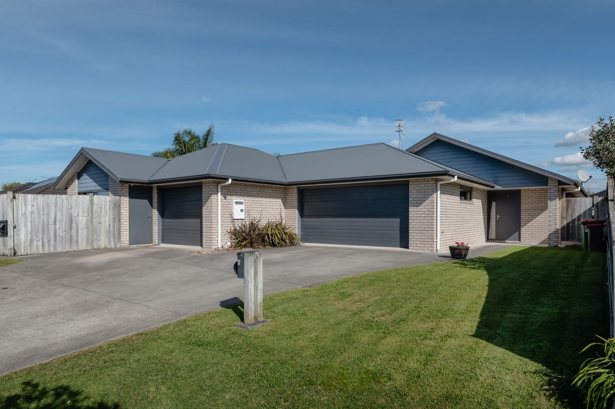 6 Raupo Place, Rototuna North, Hamilton - Carousel 1