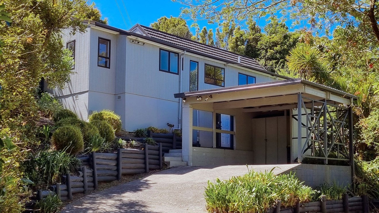 92 Braemar Road, Castor Bay, Auckland - Carousel 1