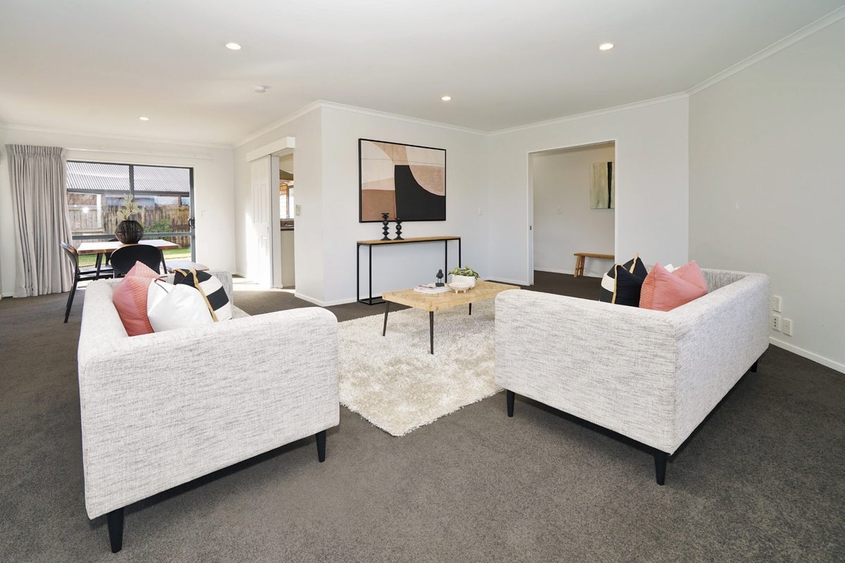 35 Farringdon Avenue, Rototuna North, Hamilton - Carousel 2