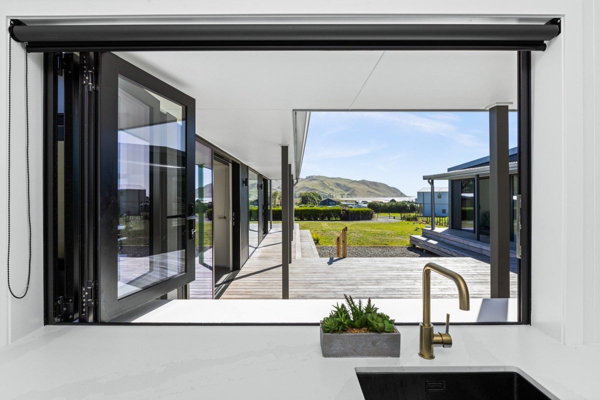 4A Shoal Beach Road, Aramoana, Omakere - Carousel 2