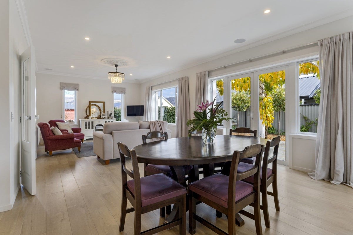 33 Chandler Crescent, Clyde, Clyde - Carousel 2