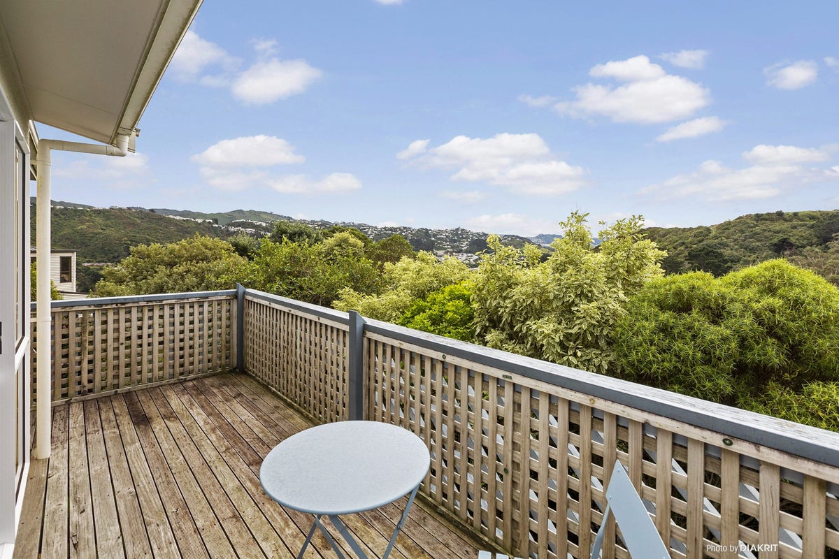 14B Bay Lair Grove, Island Bay, Wellington - Carousel 1