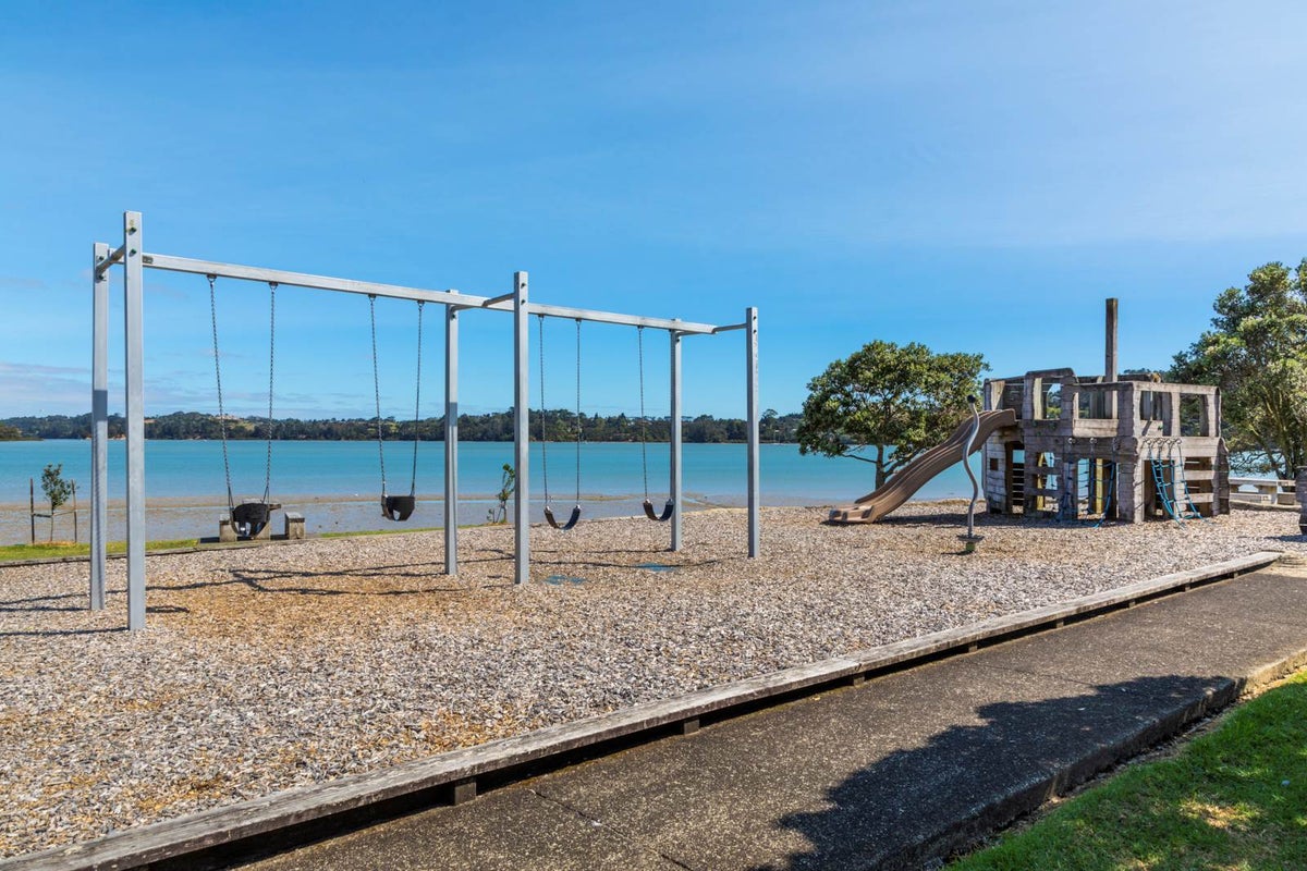 71 The Terrace, Herald Island, Auckland - Carousel 16