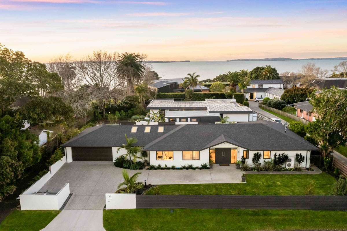 22 Cockle Bay Road, Cockle Bay, Auckland - Carousel 2