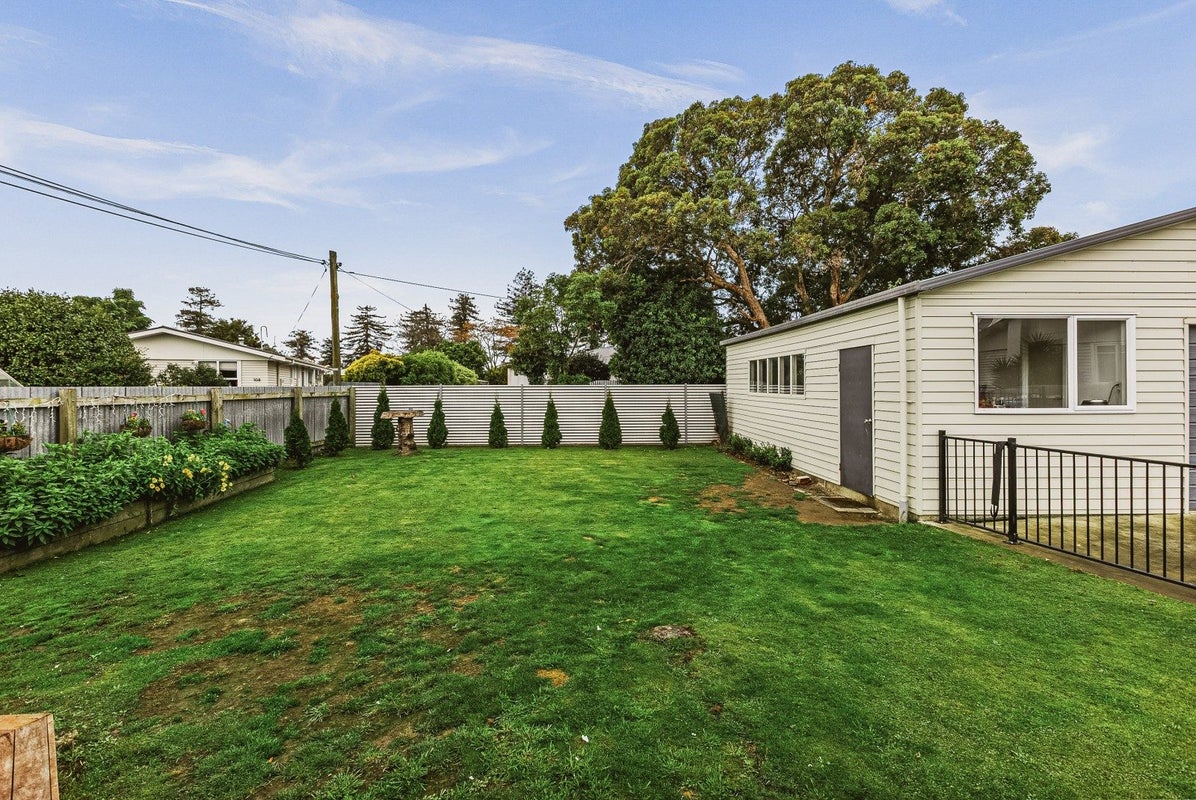 114 Harlech Street, Mayfair, Hastings - Carousel 15