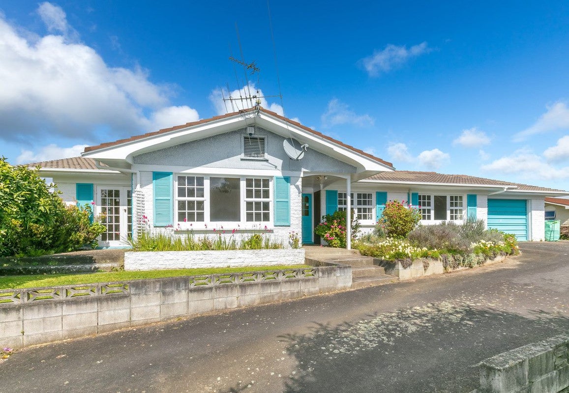 14 Chequers Avenue, Chartwell, Hamilton - Carousel 1