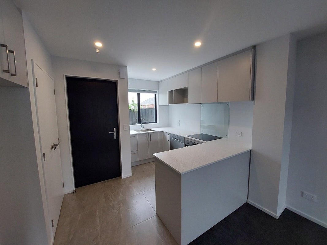 2/26 Grassmere Street, Papanui, Christchurch - Carousel 2