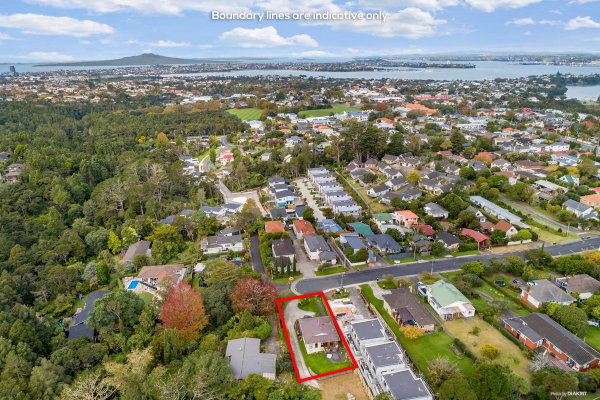 24 Aorangi Place, Birkenhead, Auckland - Carousel 2
