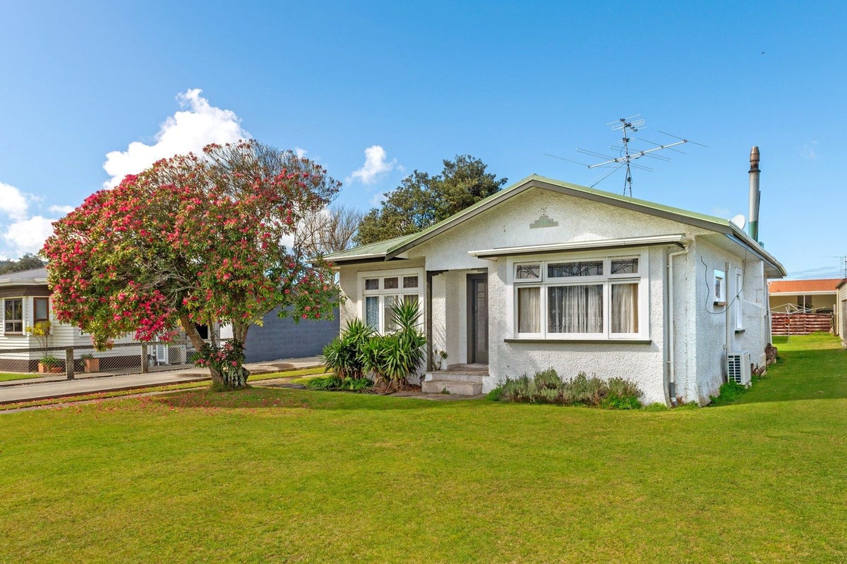 20 Asquith Street, Te Hapara, Gisborne - Carousel 1
