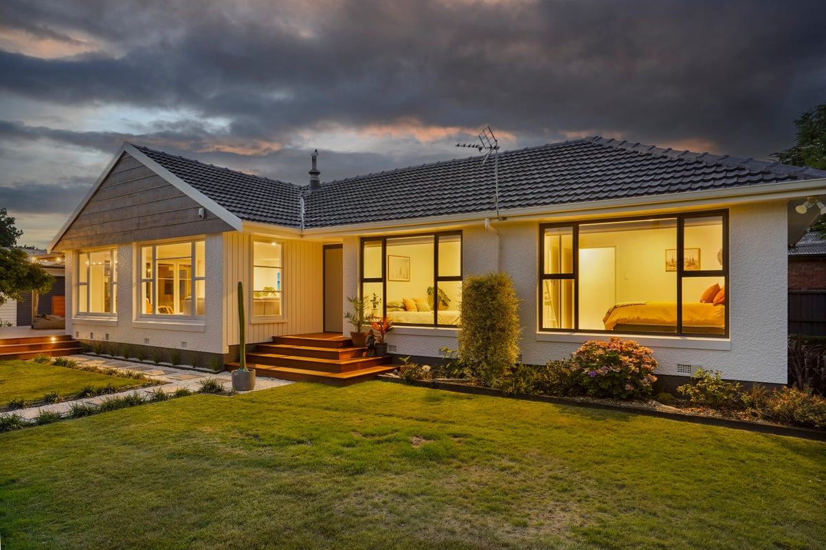 3 Geelong Place, Burnside, Christchurch - Carousel 1