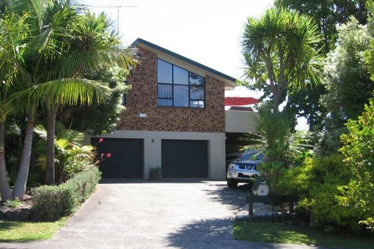 6 Serrata Place, Browns Bay, Auckland - Carousel 1