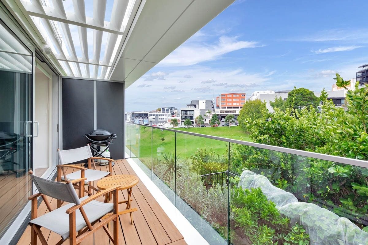 211/15 Rendall Place, Eden Terrace, Auckland - Carousel 1