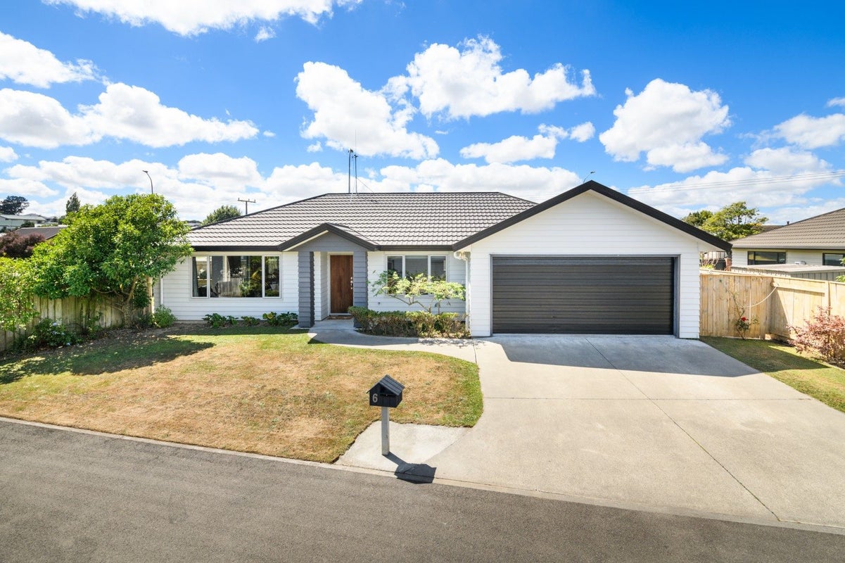 6 Angelina Way, Kelvin Grove, Palmerston North - Carousel 1