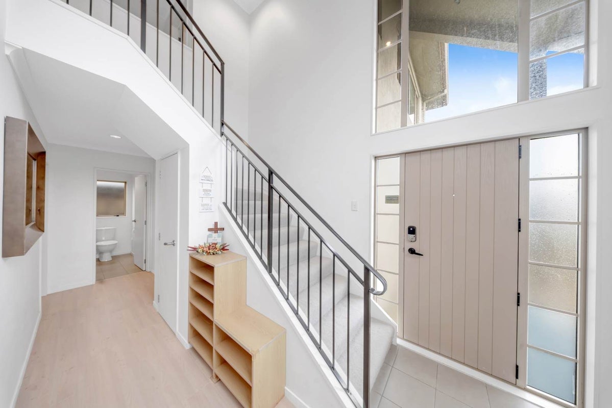 2 Dapple Place, Flat Bush, Auckland - Carousel 2
