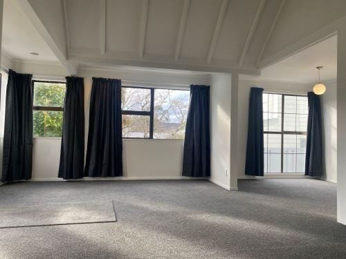 7A Clinker Grove, Silverstream, Upper Hutt - Carousel 2