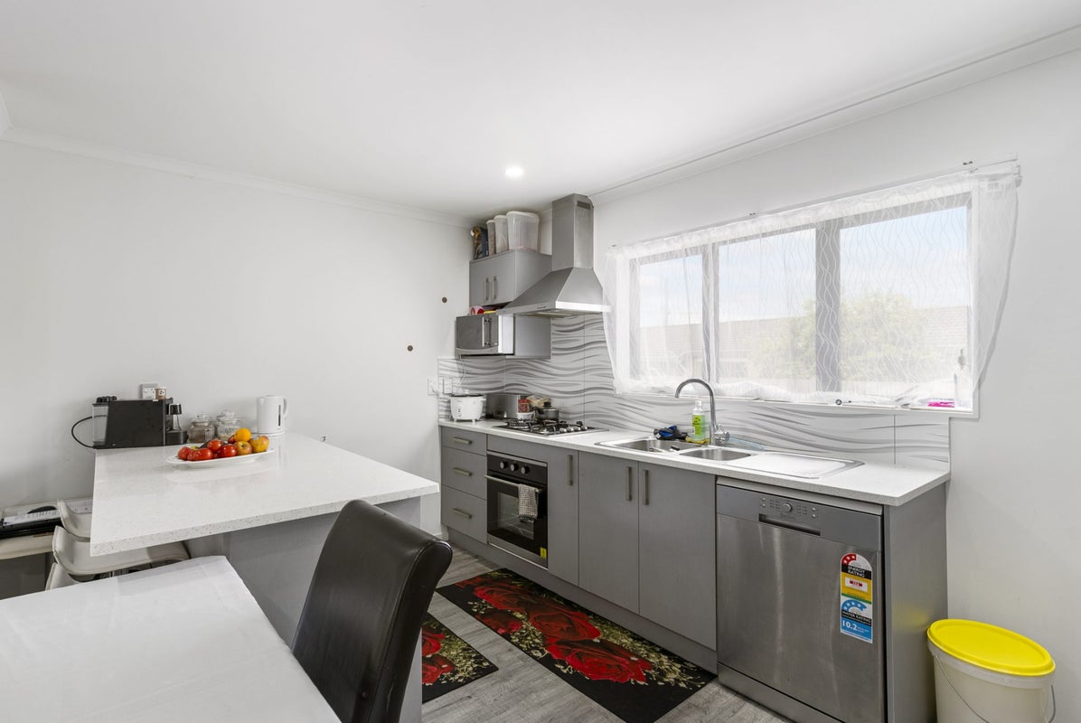 16C Kelvin Road, Papakura, Papakura - Carousel 2