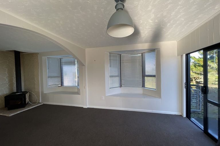 1 Muritai Terrace, Hokio Beach, Levin - Carousel 2