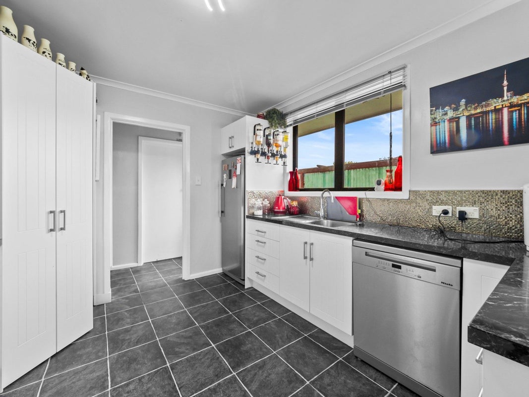 10 Reddecliffe Crescent, Hampstead, Ashburton - Carousel 2