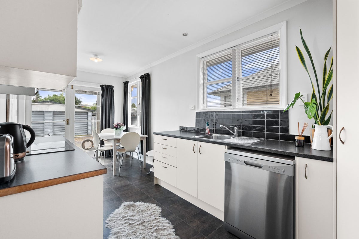 25 Churchill Avenue, Lansdowne, Masterton - Carousel 2
