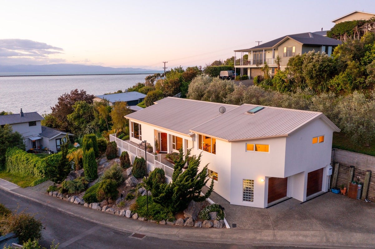 1 Sybil Way, Marybank, Nelson - Carousel 20