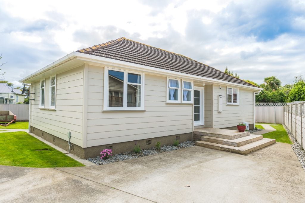 12 Bignell Street, Gonville, Whanganui - Carousel 2