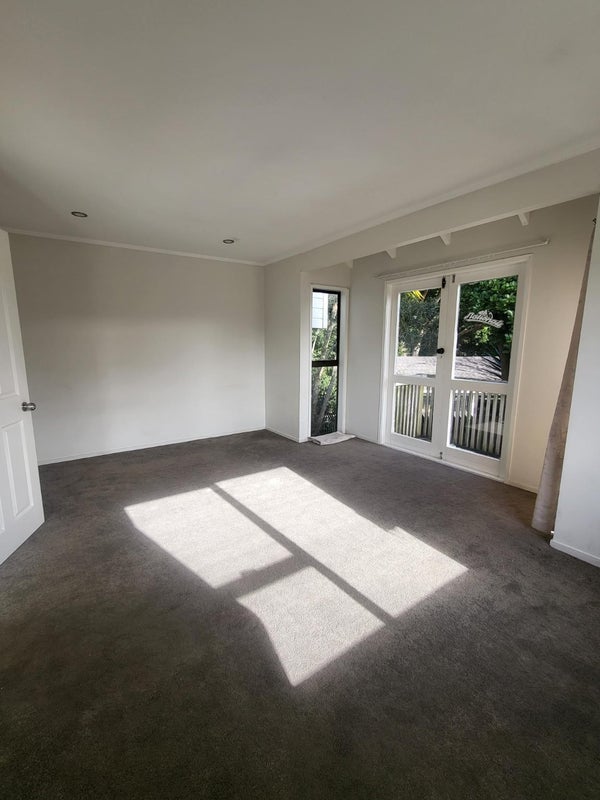 153 Everglade Drive, Totara Heights, Auckland - Carousel 2