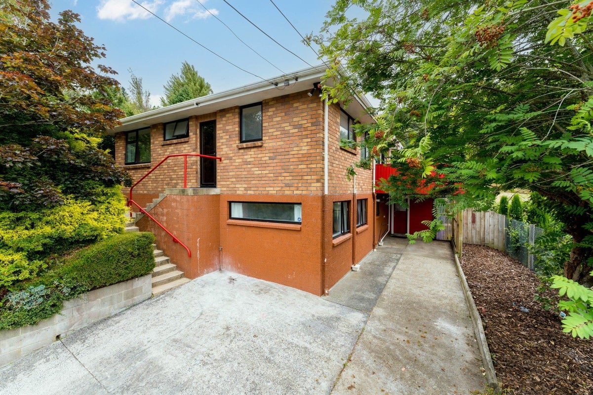 28 Fulton Road, Glenleith, Dunedin - Carousel 1