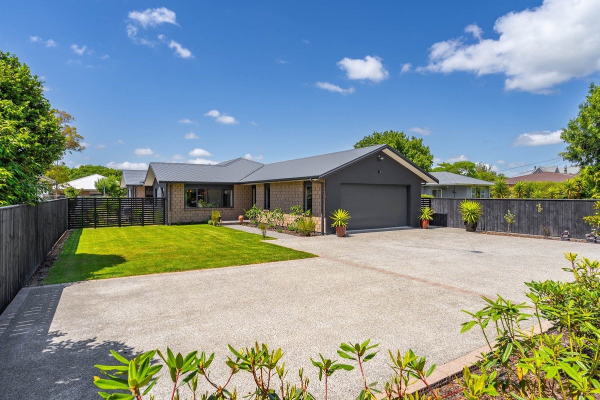 12 Udy Street, Greytown - Carousel 1