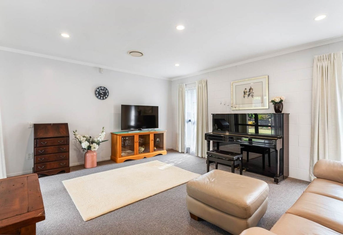 20 John Downs Drive, Browns Bay, Auckland - Carousel 2