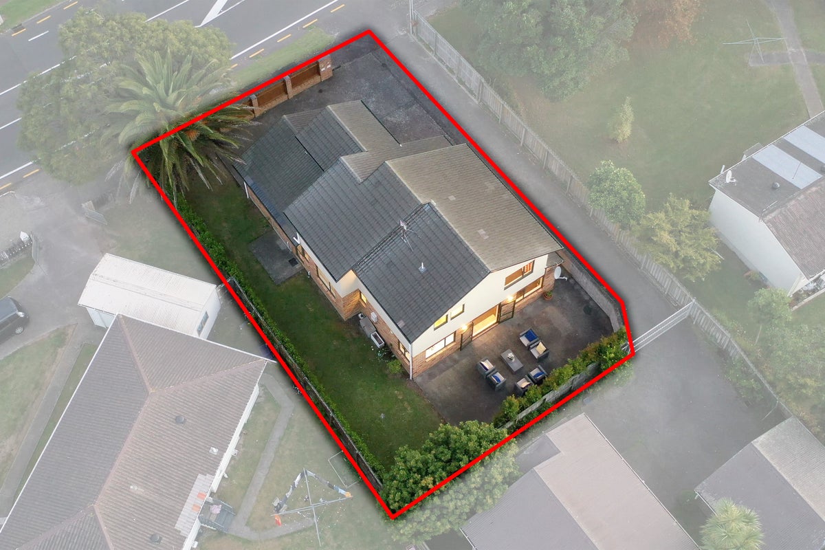 132 Donovan Street, Blockhouse Bay, Auckland - Carousel 25