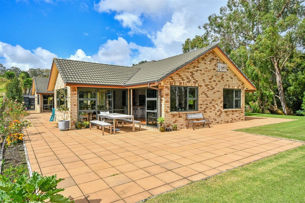 502 Ponga Road, Drury, Papakura - Carousel 1