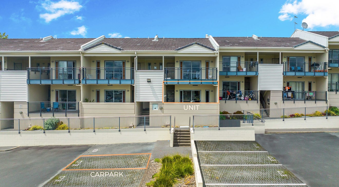 4E/71 Spencer Road, Oteha, Auckland - Carousel 2