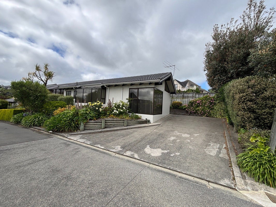 43 Woodside Common, Westmorland, Christchurch - Carousel 1