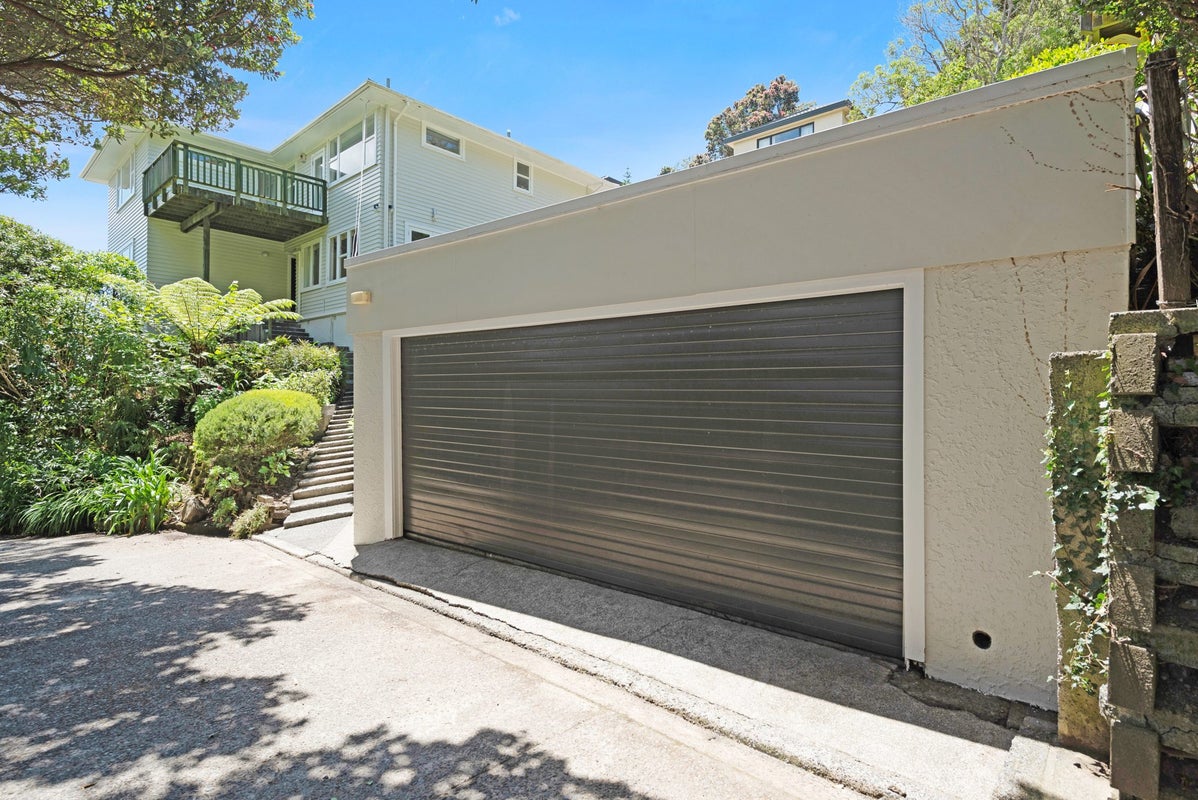 33 Volga Street, Island Bay, Wellington - Carousel 2