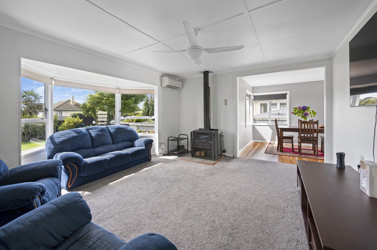 9 Hillary Crescent, Maraenui, Napier - Carousel 2