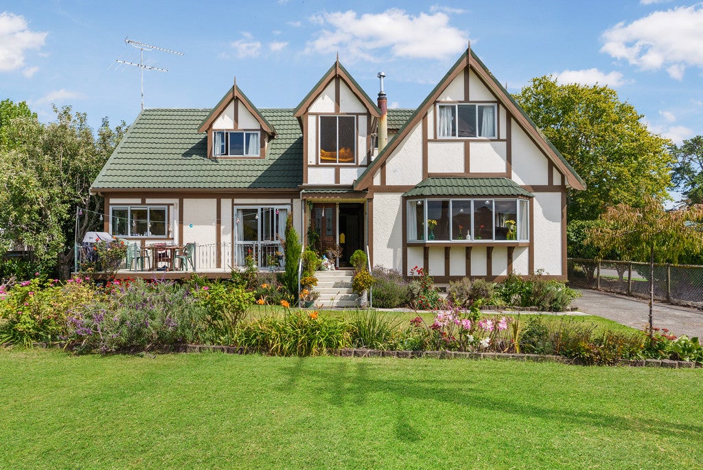 17 FERNDALE DRIVE, Kawakawa Bay, Auckland - Carousel 2
