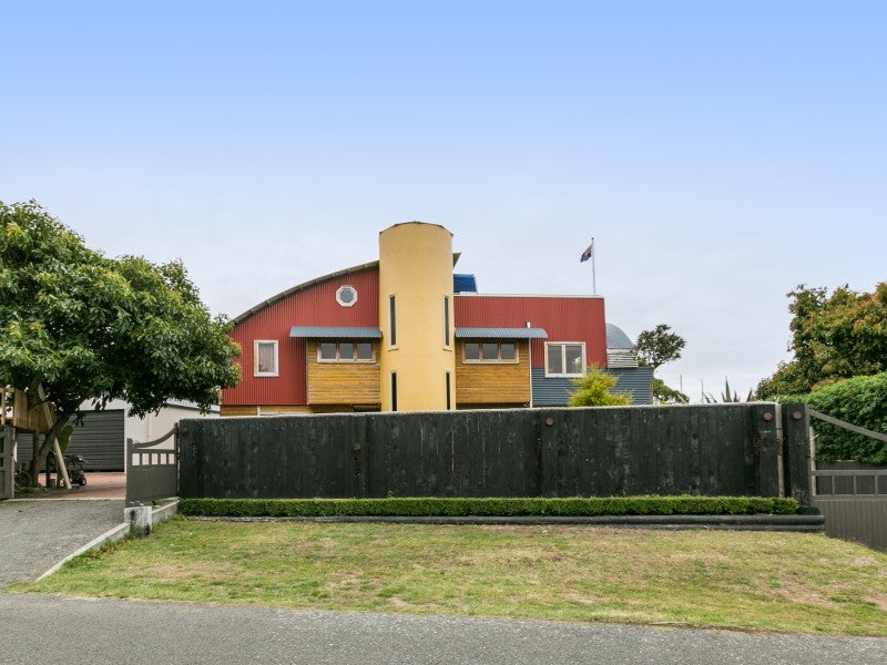 68 Gillies Crescent, Waimarama, Havelock North - Carousel 1